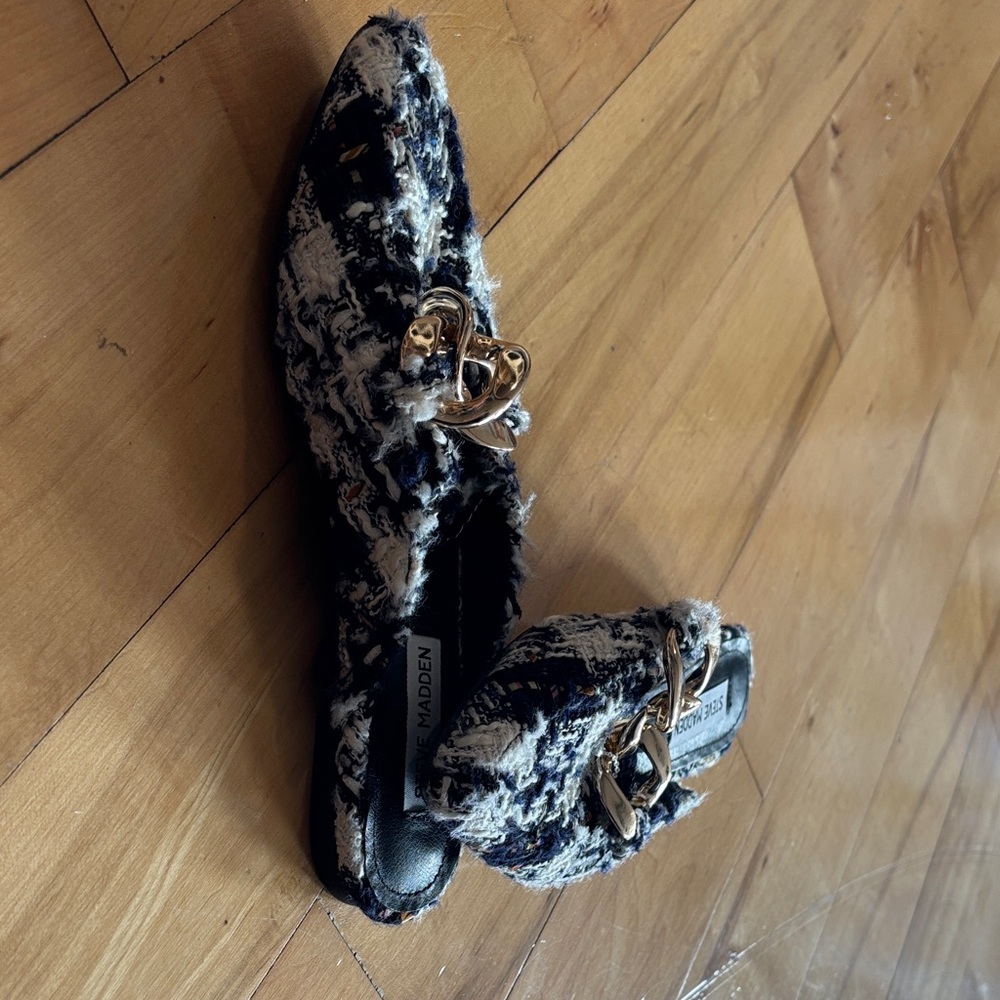Steve Madden Women's Navy and White Tweed Mules with Gold Chain - Picture 5 of 5